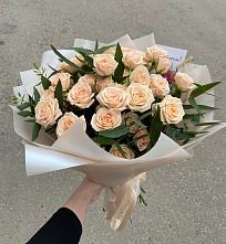Букет Кремовые розы Латте в Вязьме